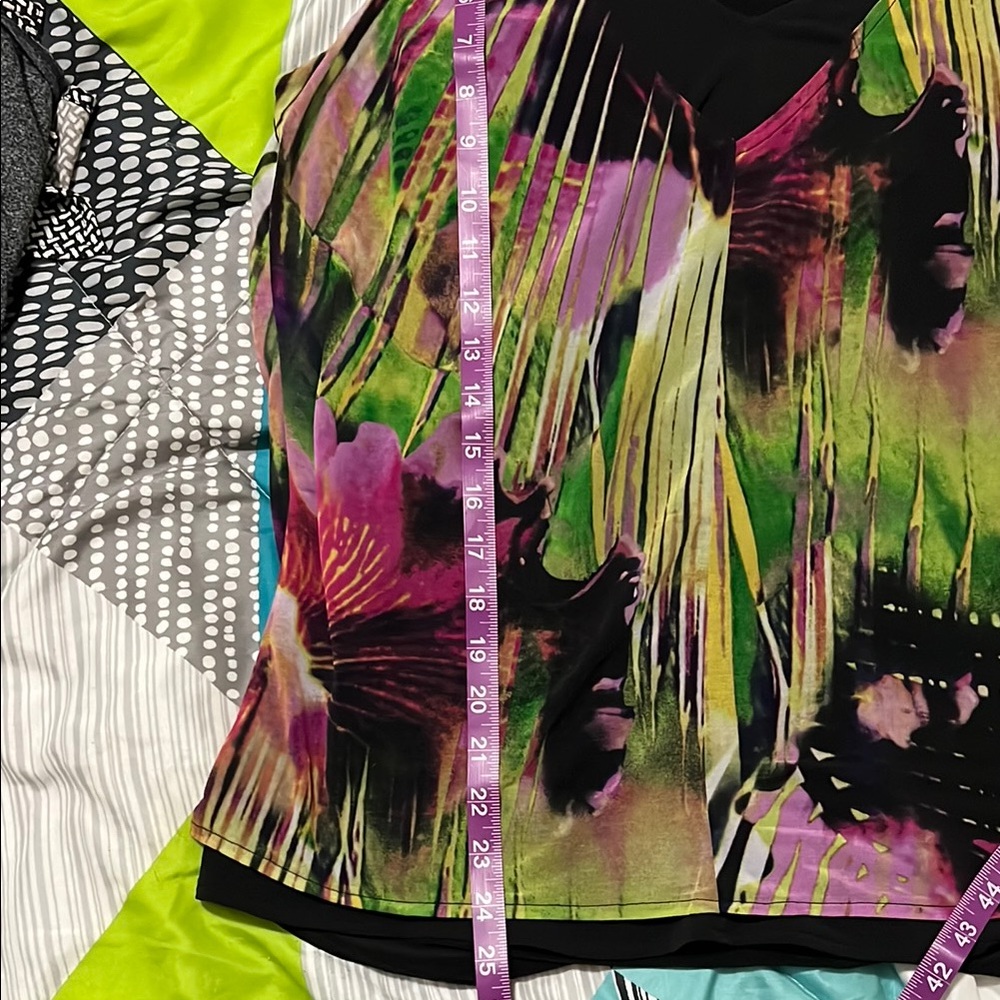 Worthington Black and Green Pleated Sleeveless Tank Top - Picture 5 of 7